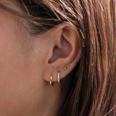 Classic Minimal Gold huggie hoop earrings that hug your ear perfectly. Fits all earlobe sizes and easy to put on/take off. Gold Vermeil Hypoallergenic, lead and nickel free Width 1.3mm Inside Diameter: 6mm, 7mm, 8mm, 9mm Click close mechanism #E530-G9 Cute Earrings Piercings, Cute Two Ear Piercing, Cute Gold Hoop Earrings Small, Ear Piercings Right Ear, 2 Hole Earrings, 3 Pierced Earrings, Perfect Earring Stack, Double Gold Piercing, Earring Inspo Triples