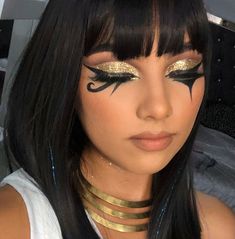 Egyptian Makeup Goddesses, Cleopatra Eyeliner, Egyptian Goddess Makeup, Cleopatra Ancient Egypt, Ancient Egyptian Makeup, Cleopatra Halloween Makeup, Cleopatra Cosplay, Egyptian Eyeliner, Egyptian Make Up