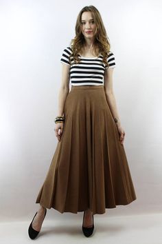 Vintage 90s High Waisted Pleated Mocha Maxi Skirt, fits size S Brown Pleated Midi Skirt Outfit, Pleated Midi Skirt Outfit, Neutral Skirt, Midi Skater Skirt, Midi Skirt Outfit, Gold Skirt, Brown Skirt, Skirt High Waist, Skirt Pleated