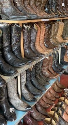 Cowboy Aesthetic Outfit, Cowboy Boots Aesthetic, Boots Aesthetic, Cowboy Aesthetic, Cowboy Shoes, Vintage Thrift, Looks Country, Cowgirl Aesthetic, Boots Vintage