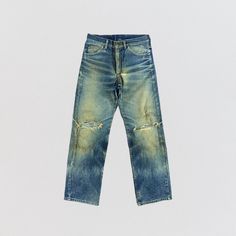 "90s Vintage Blue Wash Lee Jeans-JM2115 Hello and thank you for your interest in this item and in shopping with us. Before purchasing any item from us, please read \"the particulars\" below and understand and agree with them. Please note this is Pre-Owned and some items is Vintage and are not new and therefore might have minor imperfections. Please read the measurement before purchase Measurements (inches)  Waist : 28 Inches Rise : 11 Inches Hips : 39 Inches Leg Opening : 15 Inches Inseam Length Vintage Wide Leg Jeans For Streetwear, Streetwear Pre-washed Rigid Denim Bottoms, Retro Acid Wash Straight Leg Bottoms, Acid Wash Retro Straight Leg Bottoms, Retro Straight Leg Acid Wash Bottoms, Vintage Denim Blue Streetwear Pants, 90s Style Blue Relaxed Fit Jeans, Reworked Medium Wash Rigid Denim Jeans, Reworked Rigid Denim Jeans For Streetwear