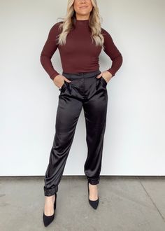 black Black Joggers Outfit Dressy, Black Joggers Outfit, Chic Fall Outfit, Work Dinner, Satin Joggers, Outfits Dressy, Cosmetology School, Joggers Outfit, Chic Fall Outfits