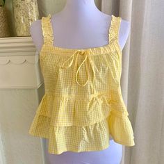 Yellow Top Outfit, Frock Fashion, Simple Gowns, Stylish Short Dresses, Fashion Top Outfits, Childrens Dress, Yellow Plaid, Free Style, Blouse Diy