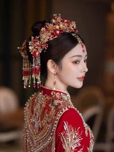 Chinese Wedding Hair Accessories, Chinese Hair Accessories Traditional, Disney Princess Makeup Looks, Chinese Headwear, Chinese Traditional Makeup, Geisha Hairstyles, Chinese Jewelry Traditional, Traditional Chinese Hair, Chinese Wedding Hair