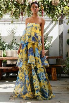 Party Outfit For Teen Girls, Sukienki Maksi, Trendy Party Outfits, Casual Party Outfit, Holiday Dress, Yellow And Blue, Looks Style, Mode Style, Trendy Dresses