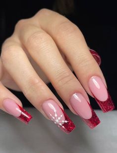 Nails Festive, Red Christmas Nails, November Nails, Red And White Christmas, Snowflake Nails, Christmas Nails Acrylic, Acrylic Nails Coffin Short