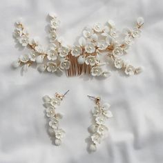 MILICENT Set //white Boho Floral Hair Comb Earrings - Etsy Spring Hair Accessories, Flower Bride, Pearl Comb, Floral Hair Comb, Pearl Bride, Floral Tiara, Floral Hair Pieces, Floral Hair Combs, Bride Headpiece