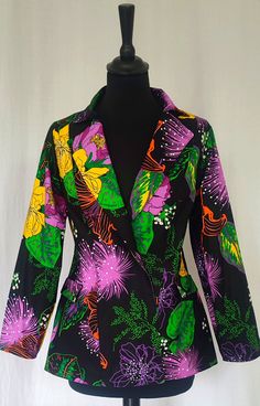 Pretty Imany jacket from Sistywax with fitted waist in size 38 (intended for a chest circumference of 85 cm maximum). Its length is 65 cm from the top of the shoulder to the hem. It is fully lined (bust and sleeves) Wash at 30 degrees. Iron on cotton mode. Fitted Multicolor Outerwear With Lapel Collar, Fitted Floral Print Blazer For Winter, Fitted Floral Print Winter Blazer, Fitted Floral Print Blazer With Notch Lapel, Fitted Long Sleeve Floral Print Outerwear, Fitted Floral Print Long Sleeve Outerwear, Fitted Multicolor Single Breasted Blazer, Fitted Multicolor Long Sleeve Blazer, Fitted Multicolor Single-breasted Blazer