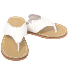 SANDALSIMLINK-B730WHT__1_5.jpg?0 Beachy Clothes, Spring Sandals, Summer Flip Flops, Beach Kids, Flip Flop Slippers, Baby Outfits Newborn, Palm Beach Sandals, Halloween Disfraces, Strap Design