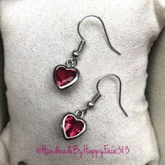 Earrings made of sparkling Raspberry pink hearts on silver colored nickel free wire hooks. Valentine's Day gift idea * Lovely gift idea for special festivities, such as Valentine's Day,     Mother's Day or also as giveaways for weddings and birthdays. ** I make to order and look forward to you inquiries and requests. Please don't hesitate to contact me ** Recycled Earrings, Raspberry Pink, Pink Hearts, Colorful Bracelets, Pink Heart, Pearl Bracelet, Beautiful Bracelet, Lovely Gift, Bracelet Set