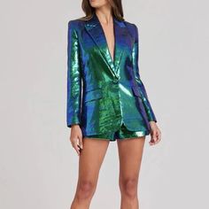 Elevate Your Style With This 2 Piece Blazer Shorts Set Sequin Hidden Zipper Blazer + Shorts Emerald Green Lined Small 2-4 Medium 6 Large 8-10 Available For Preorder Only - 7-9 Days Arrival Time Blazer E Short, Sequin Suit, Womens Skirt Suits, Hot Pink Roses, Sequin Blazer, Iridescent Green, Party Suits, Bandage Dress Bodycon, Green Blazer