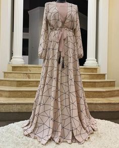 Muslim Fashion Dress Abayas, Chiffon Gown Styles, Islamic Fashion Dresses, Stylish Short Dresses, Pakaian Feminin, Fashion Top Outfits, Gown Styles, Modest Dresses Casual, Mode Abaya