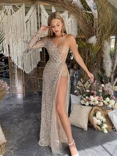 Gold Evening Dresses, Custom Prom Dress, Sequin Evening Dresses, Studio 54, فستان سهرة, Split Dress, Beauty And Fashion, Evening Gowns Formal, Gold Sequin