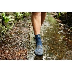 The original that started it all, intended for all-weather conditions. The Sealskinz Bircham boasts 100% waterproof, windproof, and breathable technology, providing ultimate protection in cool and wet conditions. Don't let wet feet ruin your day - these mini-crew socks will keep you dry while cycling, commuting, hunting, hiking, fishing, or working outside. Features Height: mini-crew Cushion: medium 100% waterproof Anti-blister Breathable Thermal regulation Four-way stretch for a close fit Gray Non-slip Outdoor Socks, Gray Non-slip Socks For Outdoor, Non-slip Gray Socks For Outdoor, Breathable Functional Outdoor Socks, Breathable Functional Socks For Outdoor, Functional Breathable Socks For Outdoor, Non-slip Comfortable Outdoor Socks, Lightweight Functional Socks For Outdoor, Sporty Slip-resistant Outdoor Socks