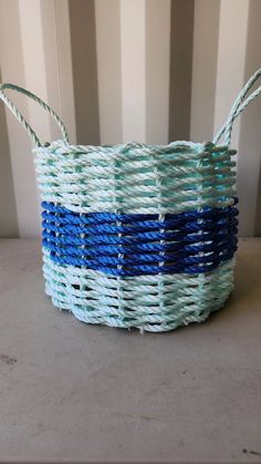 16 x 12 inch Lobster Rope Seafoam and Blue Little Salty Rope Rope Basket Weaving, Lobster Rope Basket, Lobster Rope Doormat, Rope Basket Tutorial, Weaving Diy, Door Mat Diy, Basket Weaving Diy, Rope Projects, Lucet