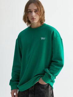 Editor's NotesIt's an oversized silhouette sweatshirt made of a soft texture material. It has a front logo design, and it has a soft material and excellent resiliency, making it a durable item.- Oversized fit- Elastic sleeves and hem- Logo embroidery at front- 100% Cotton material- Versatile and comfortable itemMeasurements(in.)Size: M / L- Shoulder: 22.83 in. / 23.62 in.- Chest: 24.40 in. / 25.19 in.- Armhole: 10.43 in. / 10.82 in.- Sleeve length: 24.80 in. / 25.39 Oversized Green Urban Sweatshirt, Oversized Fleece Sweatshirt Basic Style, Urban Style Oversized Long Sleeve Sweats, Oversized Green Sweats For Streetwear, Green Basic Sweatshirt For Streetwear, Sporty Oversized Sweater With Logo Print, Urban Green Sweatshirt With Ribbed Cuffs, Green Urban Sweatshirt With Ribbed Cuffs, Green Urban Sweatshirt Relaxed Fit