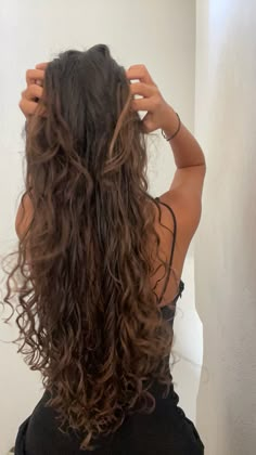 Pelo Ondulado Natural, Healthy Curly Hair, Brown Wavy Hair, Brown Curly Hair, Long Healthy Hair, Natural Wavy Hair, Wavy Curly Hair, Long Brown Hair