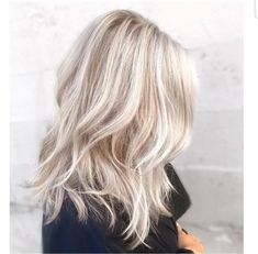 Hair Blond, Blonde Hair Color Ideas, Long Hair Color, Ash Blonde Hair, Blonde Hair Shades, Low Lights Hair, Winter Hair Color, Platinum Blonde Hair