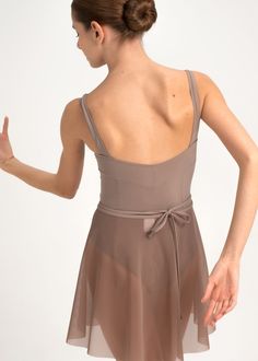 Tank style leotard featuring elegant princess seams and double V-back. Classic pattern with modern flair, secure and supportive straps. Sweetheart fixed pinch. 80% Polyamide micro, 20% Elastane Pointe Shoes Ballet, Canvas Ballet Shoes, Ballet Legs, Camisole Leotard, Contemporary Costumes, Tank Leotard, Long Sleeve Leotard, Dance Tights, Pointe Shoes