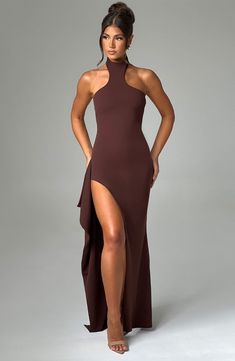 With a super sleek silhouette, Isadora is top of our wish list this season. Cut in premium stretch crepe that fits like a glove, this maxi dress features a drape detail split and high neck. 



Colour: Chocolate.

Premium stretch crepe fabric.

Fully lined.

Moulds to the body figure.

High neck with hook and eye closure.

Drape detail.

Thigh split.

Invisible zipper.

Maxi length.

Model is an XS and is wearing an XS.

 Size: XS, S, M, L, XL, XXL