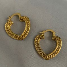 22k Yg Plated (Unmarked) Exquisite Gold Heart Filigree Earrings. Brand New. Beautiful, Intricate Workmanship. Please See All Photos For Full Description. Questions, Please Ask. #Ss1 Gold Clip-on Heart Earrings For Anniversary, Anniversary Gold Huggie Earrings Pierced, Vintage Gold-plated Hoop Earrings As A Gift, Vintage Gold Plated Hoop Earrings As Gift, Vintage Gold-plated Hoop Earrings For Gift, Elegant Hoop Heart Earrings In Metal, Elegant Metal Hoop Heart Earrings, Classic Pierced Gold Heart Earrings, Classic Gold Pierced Heart Earrings