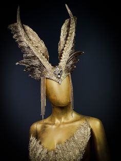 The unique headdress in gold and silver color, decorated with horns, a metal chain and rhinestones - a great choice for a photo shoot, a theme party, a gothic wedding, and also a great addition to costumes: Valkyrie, Queen of the Night, Vampire, Queen of Darkness, Angel.    The size of the product is adjustable using an elastic band that connects the sides of the headband. 100% designed and handmade by our designers ( SETA Design studio in Kyiv). It will be securely packed in a box. Feel free to Horn Crown, Festival Crown, Gold Angel Wings, Vampire Queen, Vampire Costume, Gold Angel, Queen Crown, Gothic Wedding, Fairy Wings