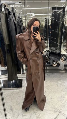 Ysl Coat, London Trip Outfit, Leather Couture, Cool Girl Style, Long Leather Coat, Trend 2024, Just Style, Minimal Fashion