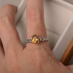 Natural Citrine Ring November Birthstone Ring Solitaire - Etsy Vietnam Solitaire Ring Oval, Original Engagement Rings, November Birthstone Ring, Yellow Gemstones, Citrine Ring, Natural Citrine, November Birthstone, Ring Oval, Silver Engagement Rings