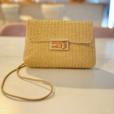 Khaki Mini shoulder, crossbody bag with chain. Bag With Chain, Bag Summer, Summer Favorites, Chain Fashion, Casual Bags, Cross Body Handbags, Purses And Handbags, Fashion Casual, Straw Bag