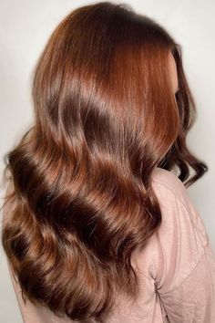 We are obsessed. This auburn shade by Britt Bee gives the everlasting soft and silky texture we are craving. Click to visit our trend hub for more winter inspo. Auburn Hair Colors, Light Auburn Hair Color, Long Auburn Hair, Auburn Hair Color, Winter Hair Color Trends, Light Auburn Hair, Community Hub, Professional Hair Color, Hair Color Caramel