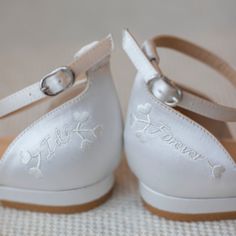 Meet Raya! So many of you have been asking for pretty bridal flats in ivory satin... We designed the perfect wedding flats for brides who love beauty and comfort! Raya is made with half an inch flat heels and amazing pearl and bow details on the finest ivory satin... Did we mention, Raya has the most comfortable fit! Perfect for modern brides! Also, these wedding shoes with flat heels are perfect for outdoor and garden weddings where you won't be worried about heels getting stuck!!! Wedding Shoe Wedding Heels Gold, Wedding Heels Comfortable, Comfortable Wedding Flats, Bridal Flat Shoes, Gold Bridesmaid Shoes, Silver Bridesmaid Shoes, Lace Wedding Heels, Wedding Flats For Bride, Bride Flats