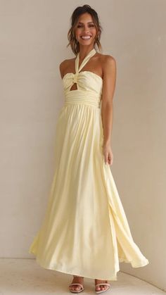 Details: Front cutout trim Halter neck Backless Maxi dress FIT:Regular fit Non-Stretch through fabricStandard sizingCotton&PolyesterSize Available: Size Length Bust inch cm inch cm S 52.7 134 33 84 M 53 135 34.6 88 L 53.5 136 36.2 92 XL 54 137 37.8 96