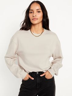 Relaxed Crew Neck Sweatshirt for Women | Old Navy Old Sweatshirt, Fashion Capsule Wardrobe, Body Outfit, Spring Capsule Wardrobe, Dropped Shoulder Sweatshirt, Fashion Capsule, Old Navy Women, Crop Sweatshirt, Pullover Styling