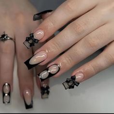 Chic Black French Press On Nail Kit Short Gothic Nails, Bridal Shower Nails, Gothic Nails, Easy Nails, Nagel Tips, Gel Mani, Girly Acrylic Nails, Acrylic Set, Nails Prom