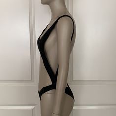 Removable Padding In Bust. Fully Lined In Front. New. Black Swimwear With Built-in Bra And Low Back, Black Bodysuit With Built-in Bra For Pool, Black Low-back Bodysuit For The Pool, Black Low-back Bodysuit For Pool, Black Low Back Bodysuit For Pool, Black Low Back Swimwear With Built-in Bra, Black Low Back Bodysuit With Lined Body, Black Low Back Swimwear With Lined Body, Black Low Back Lined Swimwear