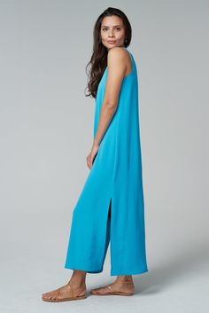 Our best-selling maxi dress is a summer staple. From weekend brunch to beach weddings, you'll wear this flowing style everywhere this season. ✓ All-Day Comfort ✓ Travel Friendly ✓ Day to Night ✓ Machine Washable DETAILS V neck Side slits FIT Regular fit True to size Model is 5'8" and wears size S MEASUREMENTS Length: 52" from shoulder (size S) FABRIC + CARE 100% polyester airflow Cold water wash on delicate. Line dry. Santorini Dress, Capri Blue, Weekend Brunch, Beach Weddings, Coral Blue, Summer Staples, Stylish Dresses, Summer Essentials, Santorini