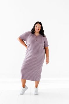 Features Our most popular Willow Dress is now available in short sleeves! Functional Buttons at bust Short sleeves Ribbed knit 52% Viscose, 28% Polyester, 20% Nylon Size + Fit XS 00-2 Small 2-6, Medium 8-10, Large 12-14, X-Large 14-16, 1X 16-18, 2X 20-22, 3X 24-26 Kristin is 5'4", a size 1 and is wearing a Small Jaycie is 5'6" a size 18 and is wearing a 2X Ashley is 5'6" a size 18 and is wearing a 2X Dress is form fitting, if in between sizes we recommend sizing up. Click here for heels Size Bra Willow Dress, Short Sleeve Dress, Bra Sizes, Sleeve Dress, Ribbed Knit, Short Sleeve Dresses, Lavender, Loose Fitting, Short Sleeves