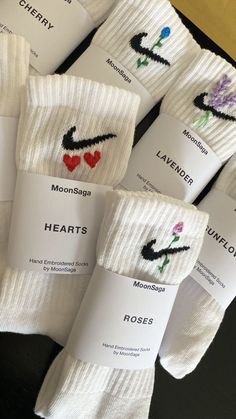 Embroidered Socks Nike, Socks As Gifts Ideas, Gift Socks Ideas, Embroidery Socks Ideas, Hand Embroidered Socks, Embroidered Nike Socks, Nike Socks Embroidery, Embroider Socks