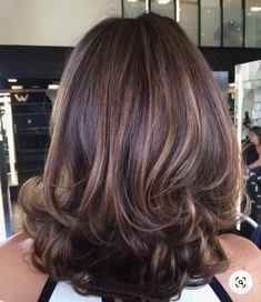 Bottom Layers Haircut Short, Short Hair With Layers And Highlights, Hair Cuts For Women 50 Yrs Old, Brown Hair And Highlights, Hair Cuts Layers, Hair Idea, Haircut For Thick Hair, Long Layers