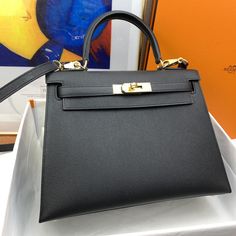 HM Kelly 28 Sellier Epsom Black Bag For Women Louis Vuitton Shirt, Hermes Kelly 28, Louis Vuitton Men, Hermes Bags, Evening Clutch Bag, Black Bag, Bag For Women, Tote Backpack, Fun Bags