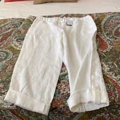 White Linen Size Large Petite Brand New Never Worn Capri Pants White Capris For Summer, Casual White Capri Pants, White Relaxed Fit Cropped Capris, White Relaxed Fit Capris With Elastic Waistband, White Wide Leg Relaxed Fit Capris, White Capri Bottoms For Summer, White Summer Capri Bottoms, Casual White Capris For Loungewear, Spring Linen Capri Pants