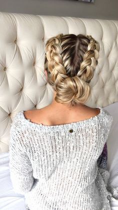 This schoolgirl favorite is all grown up. See the 12 new braided hairstyles we can't get enough of and learn exactly how to do them 1950 Hair, 40s Hair, 70 Hair, New Braided Hairstyles, Hair Funny, Funny Hair, Shot Hair, 20s Style, Long Length Hair