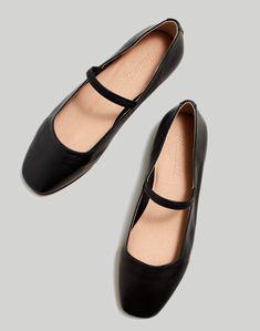 A comfy classic, these leather ballet flats with an elastic strap are a complement to any warm-weather 'fit. Plus, our MWL Cloudlift Lite padding makes it feel like you're walking on a...well, you know.We heard you, Greta fans: an early version of this shoe had a faulty lining that has been fixed for all new shipments.Please note: this item will naturally stretch for a roomier fit, so we recommend ordering a half size smaller than your normal size. Some wrinkling and buckling may occur due to th Black Ballet Shoes, Classy Yet Trendy, Travel Capsule Wardrobe, Black Ballet, Flats Outfit, Leather Industry, Minimalist Capsule Wardrobe, Fall Capsule Wardrobe, Black Ballet Flats