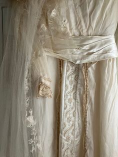 Dress Display, Cream Silk, Wedding Veil, Antique Victorian, Silk Dress, Veil, United Kingdom, Ships, Silk