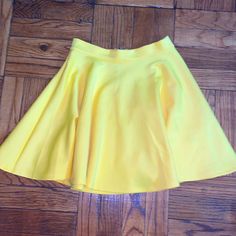 Nwt Sans Souci Yellow Skirt Size: S Good Condition Never Worn Tags Attached Spring Stretch Short Skirt, Spring Stretch Flared Mini Skirt, Spring Stretch Skort, Trendy Full Mini Skirt For Spring, Spring Stretch Mini Skirt, Casual Full Skirt Skort For Party, Spring Party Skort With Full Skirt, Spring Stretch Full Mini Skirt, Yellow High Waist Pleated Skirt