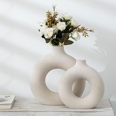 Vase - Ceramic Donut Vase - Living Simply House Beige Ceramic, Cerámica Ideas, Handmade Ceramics Vase, Nordic Minimalism, White Ceramic Vases, Pampas Gras, Keramik Vase, Vase Design, White Vases