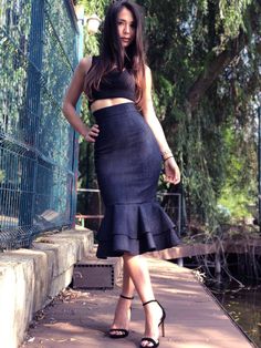 Get a stunning silhouette and look knock-out on nights out with this denim skirt sewing pattern. A fashion sewing piece that hugs your figure like a second skin! Sew your own and you're sure to turn more than a few heads. Made of an elastic denim or elastic medium-weigth cotton blends, the skirt has a pencil shape with 2 rows of ruffles that will highlight your silhouette. You can choose to wear it with sandals and a top for an elegant look or you can opt for a light appearance and match it with