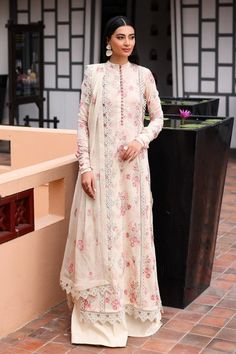 Bareeze MC1043 O White Spring Summer Casual Collection Original brand suit fabric and photography lite diffrance in actual print. Suits Online Shopping, Pakistani Lawn Suits, Lawn Dress, Lawn Suits, Suit Fabric, Pakistani Outfits, Summer Casual, Off White, Spring Summer