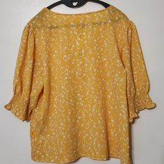 Very Pretty, Nwt Blouse By Bb Dakota (Steve Madden) Yellow Floral Print Blouse For Vacation, Yellow Floral Print Blouse For Day Out, Mustard Blouse For Spring Brunch, Yellow Floral Print V-neck Blouse, Yellow Tops For Daytime In Spring, Yellow V-neck Blouse With Floral Print, Spring Yellow Floral Print Blouse, Yellow Floral Print Blouse For Spring, Summer Yellow Blouse For Brunch