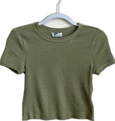 Green Ribbed Crew Neck T-shirt, Trendy Green Ribbed T-shirt, Urban Outfitters Stretch T-shirt With Short Sleeves, Fitted Green Ribbed Top, Green Ribbed Trendy T-shirt, Casual Crop Top With Ribbed Neckline, Casual Green Top From Urban Outfitters, Urban Outfitters Stretch Ribbed Tops, Basic Fitted Ribbed Top